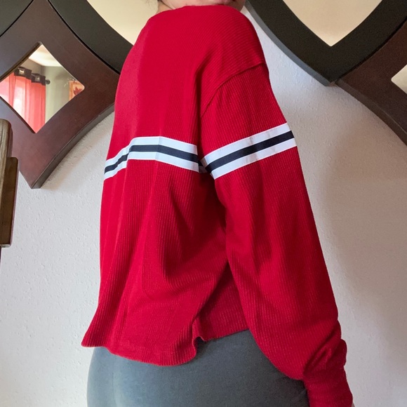 Hollister Obed sized long sleeve - Picture 2 of 2